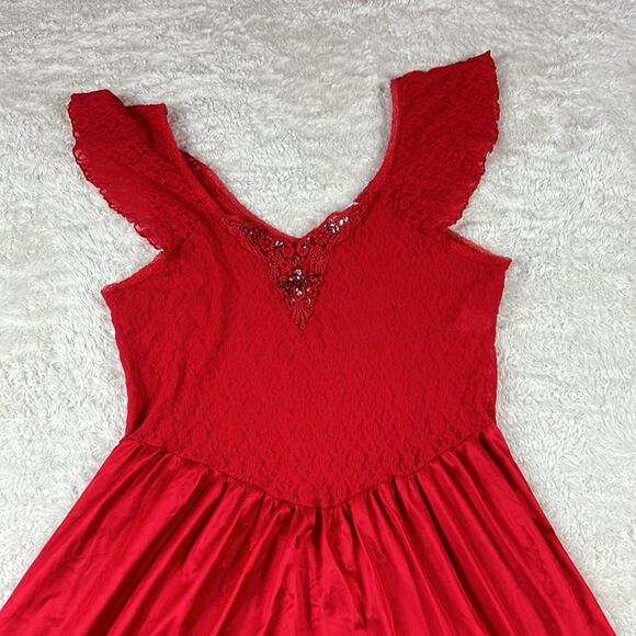 Vintage Cinema Etoile red lace and satin maxi slip, size large - Picture 4 of 10